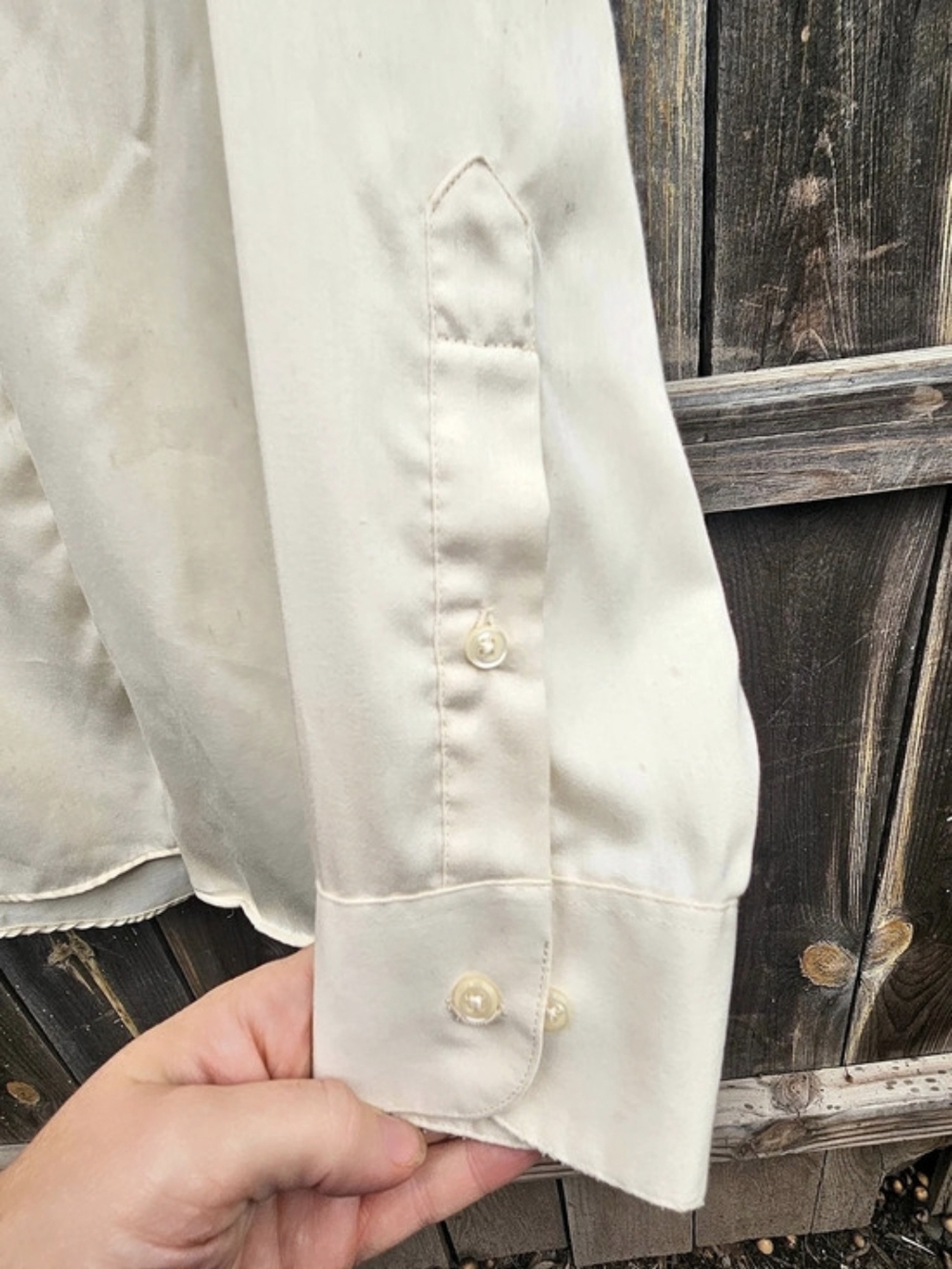 Geoffrey Beene Men's Sateen Button Down dress shirt Medium Wrinkle Free Cream - Picture 7 of 8